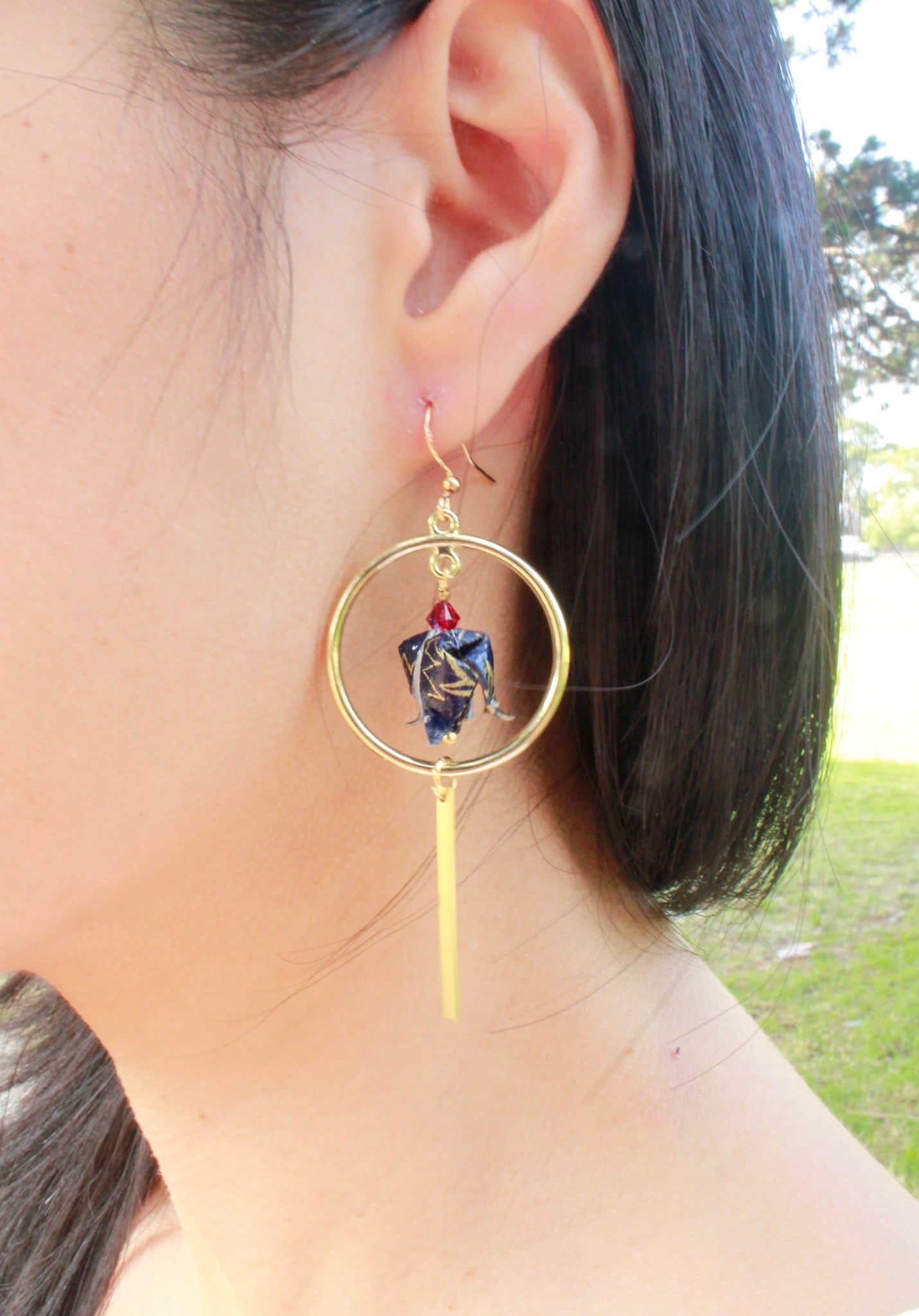 Origami-tulip-earrings-gold-elegance-passion