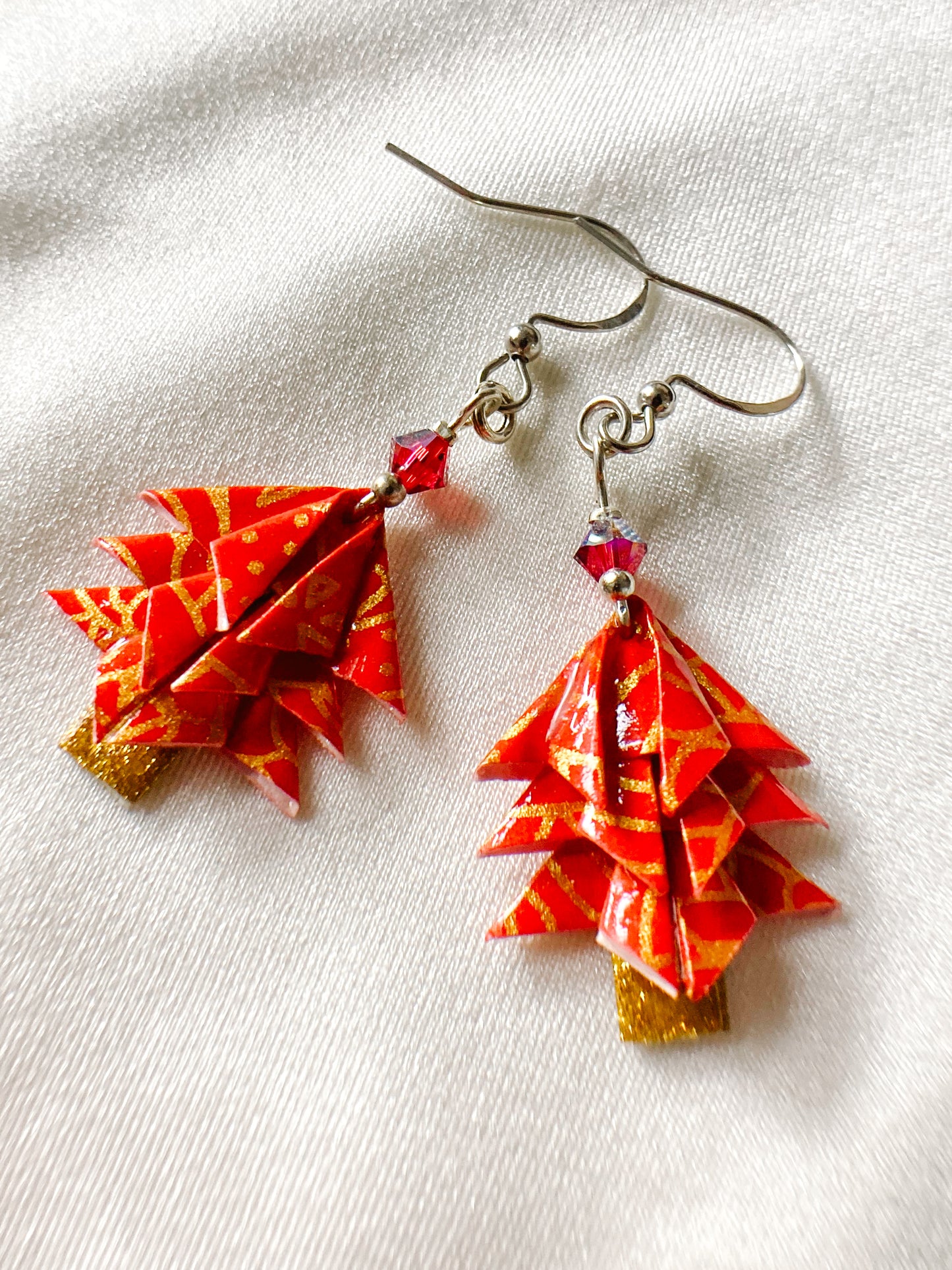 Origami-Earrings-Christmas-Tree-Red