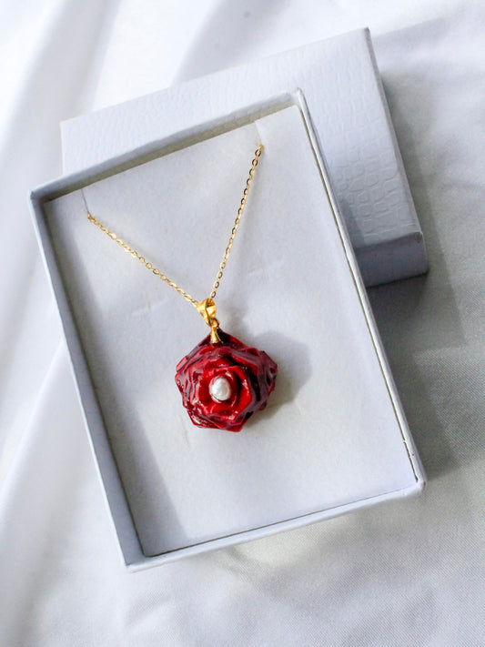 origami-rose-necklace-best-gift-for-mother